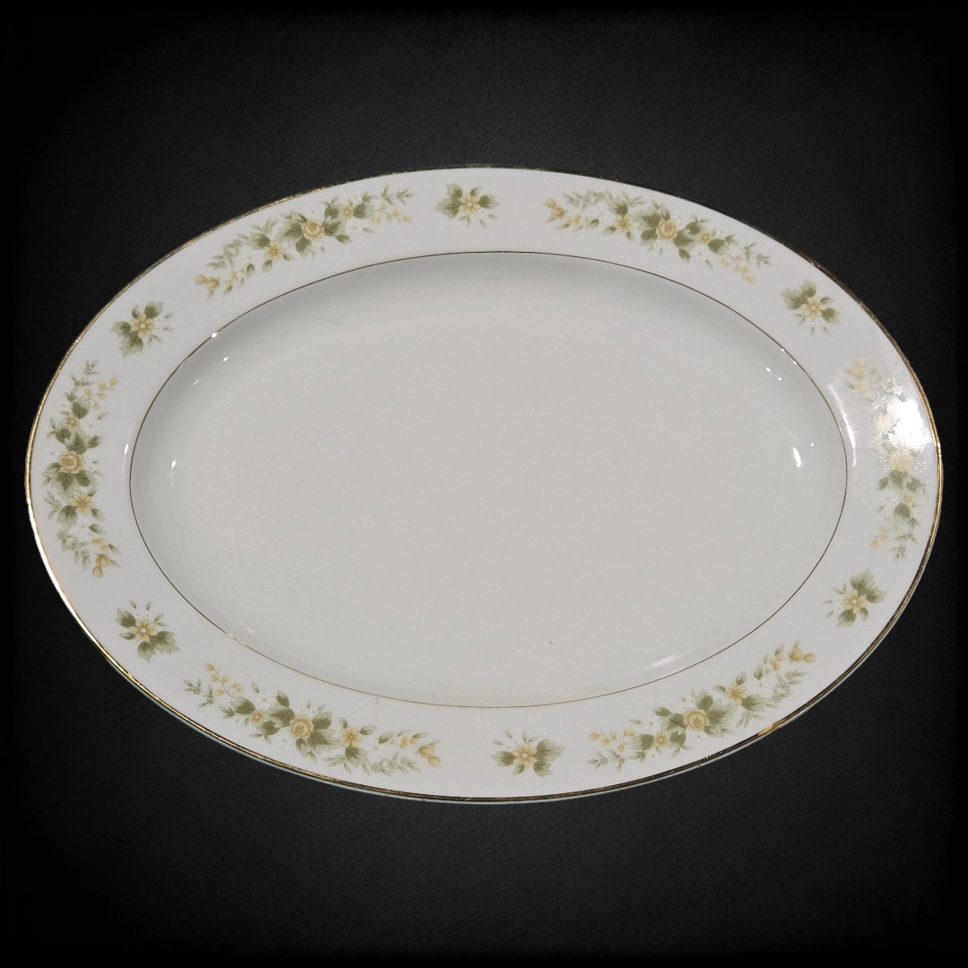 1970s Vintage Fine China Natalie Delicate Floral 3904 Serving Plate Platter