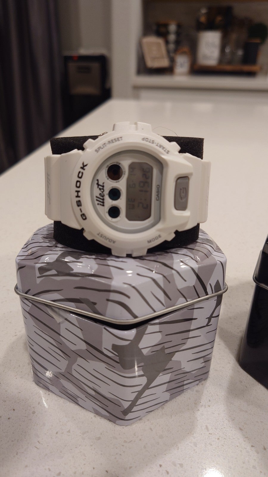 Flea Market Sale - G Shock watch DW6900 illest rare white - Fire Sale Fiesta:£152[hoMen_5173630ua]