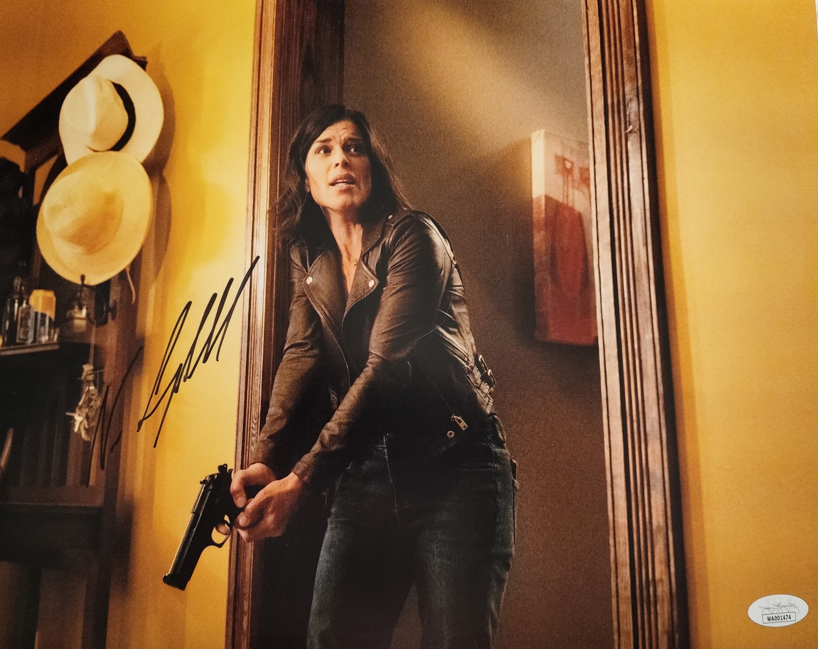 Neve Campbell Signed 11x14 Photo