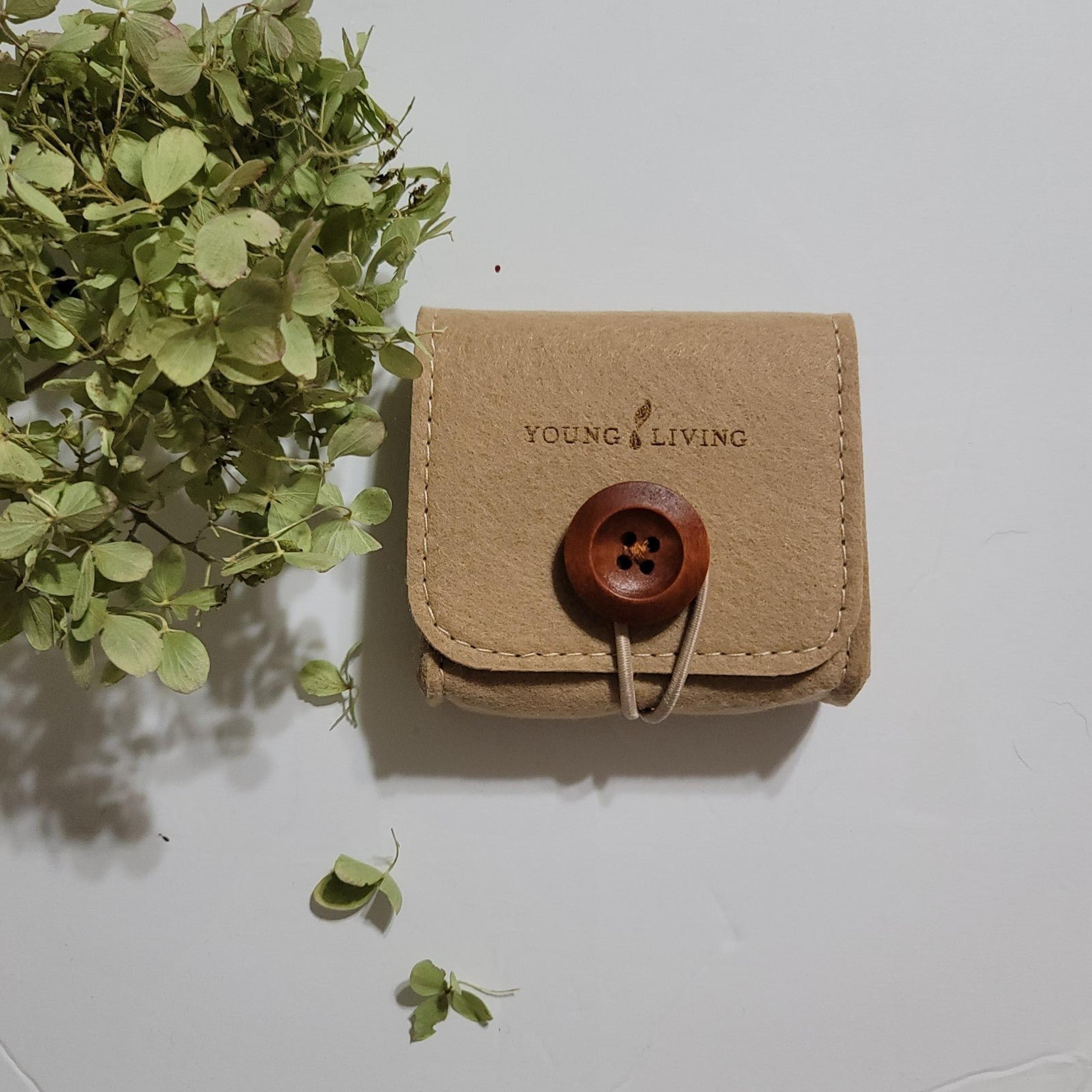 New Young Living Essential Oil Carry Pouch Bag Purse Holds 3 bottles Brand new