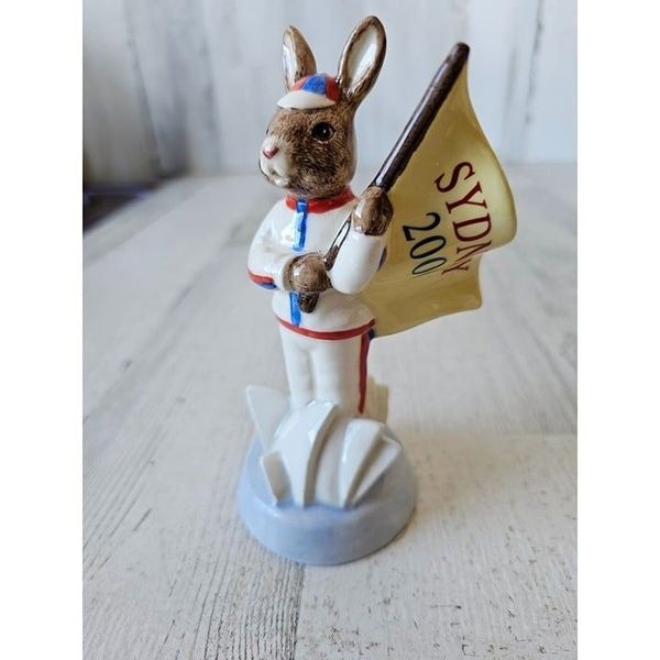 Royal Doulton English athlete Olympics Australia bunnykins Sydney 2000 DB 16 fig