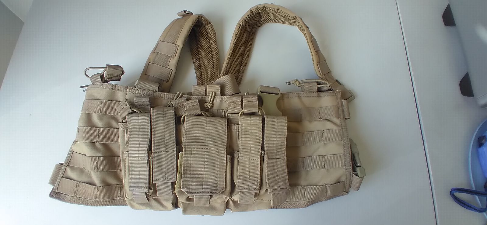 Tactical vest and Pouches