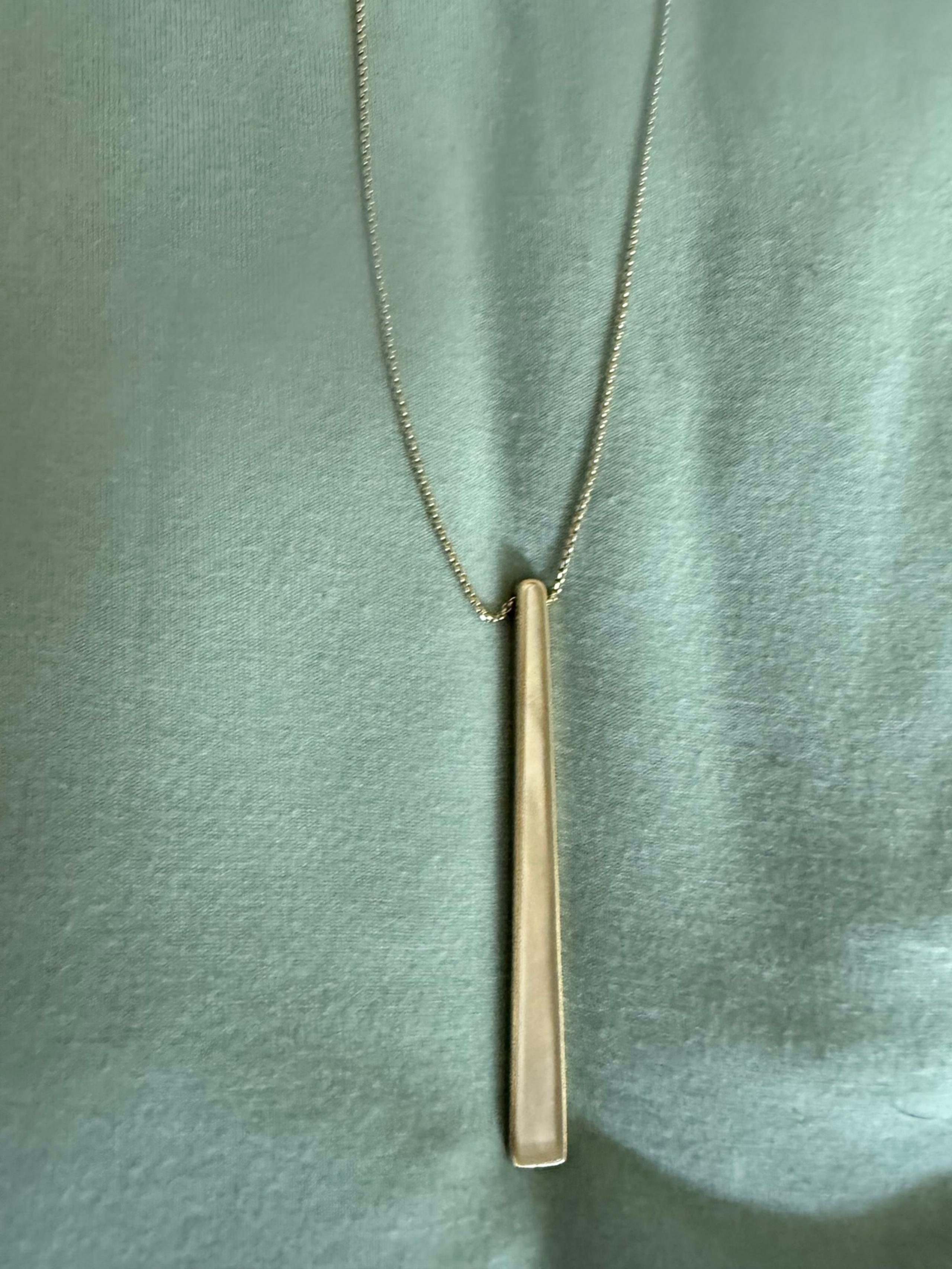 Kendra Scott necklace