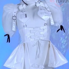 Moeflavor White Meka Maid Size L/XL (NWT)