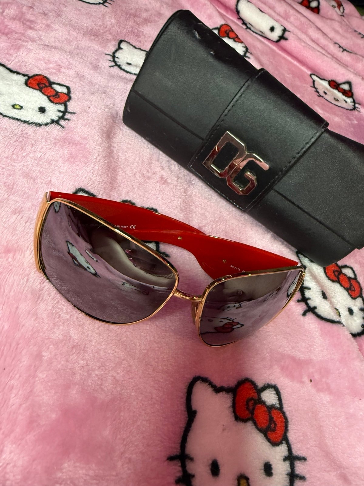 DOLCE & GABBANA SUNGLASSES!!