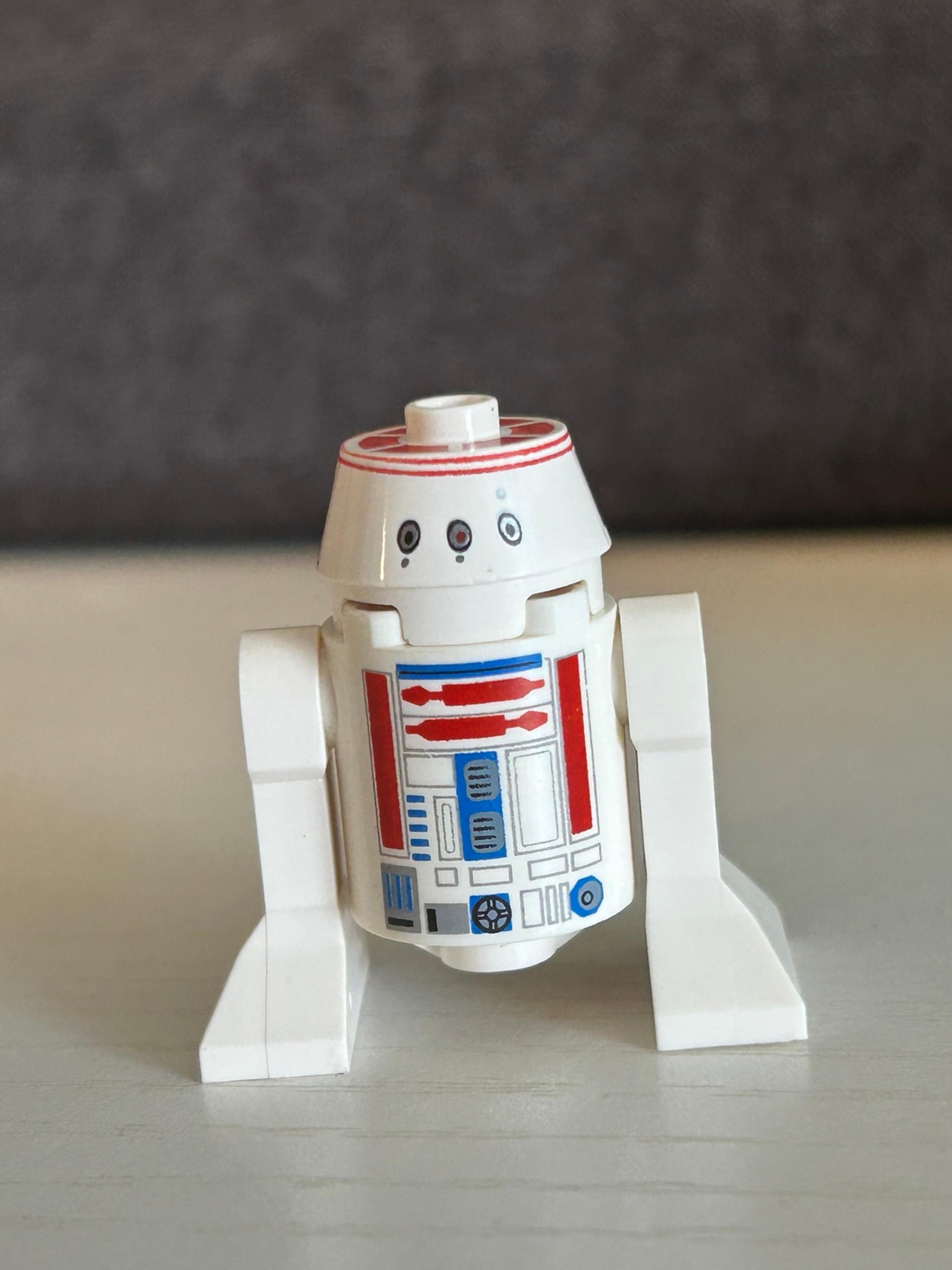 LEGO Astromech Droid, R5-D8 / R5-D4 - Truncated Cone Head, Blue C.P. Minifigure