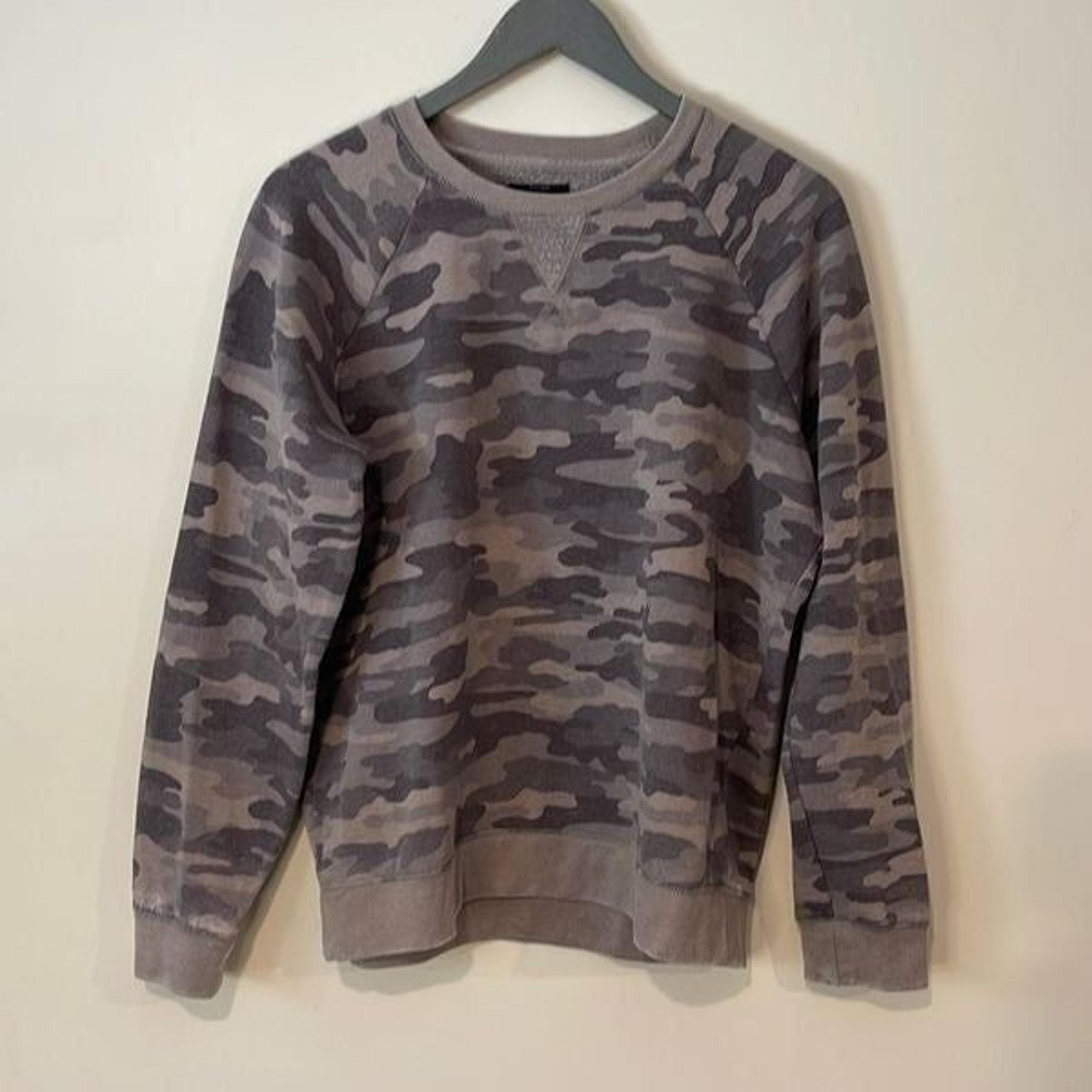 Lucky Brand Crewneck Sweatshirt. Women’s Size Large. Camouflage