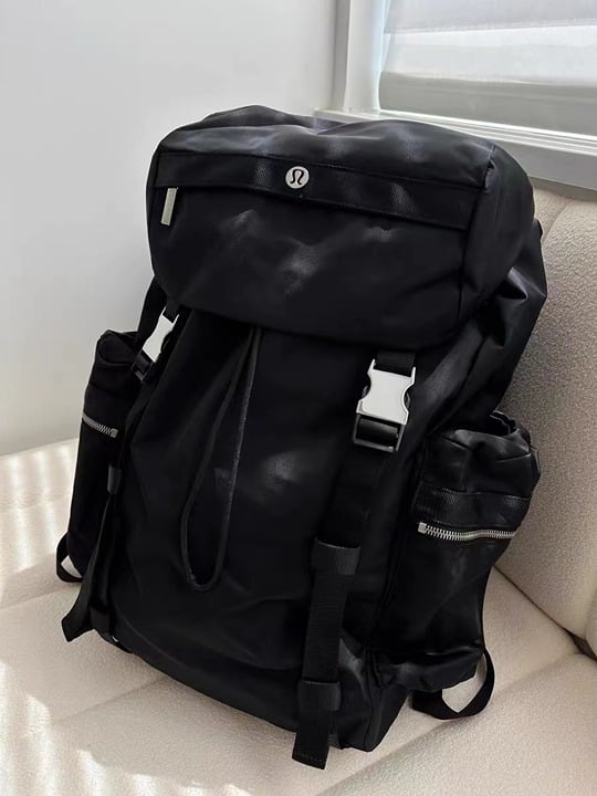 Wunderlust Backpack by lululemon 25L