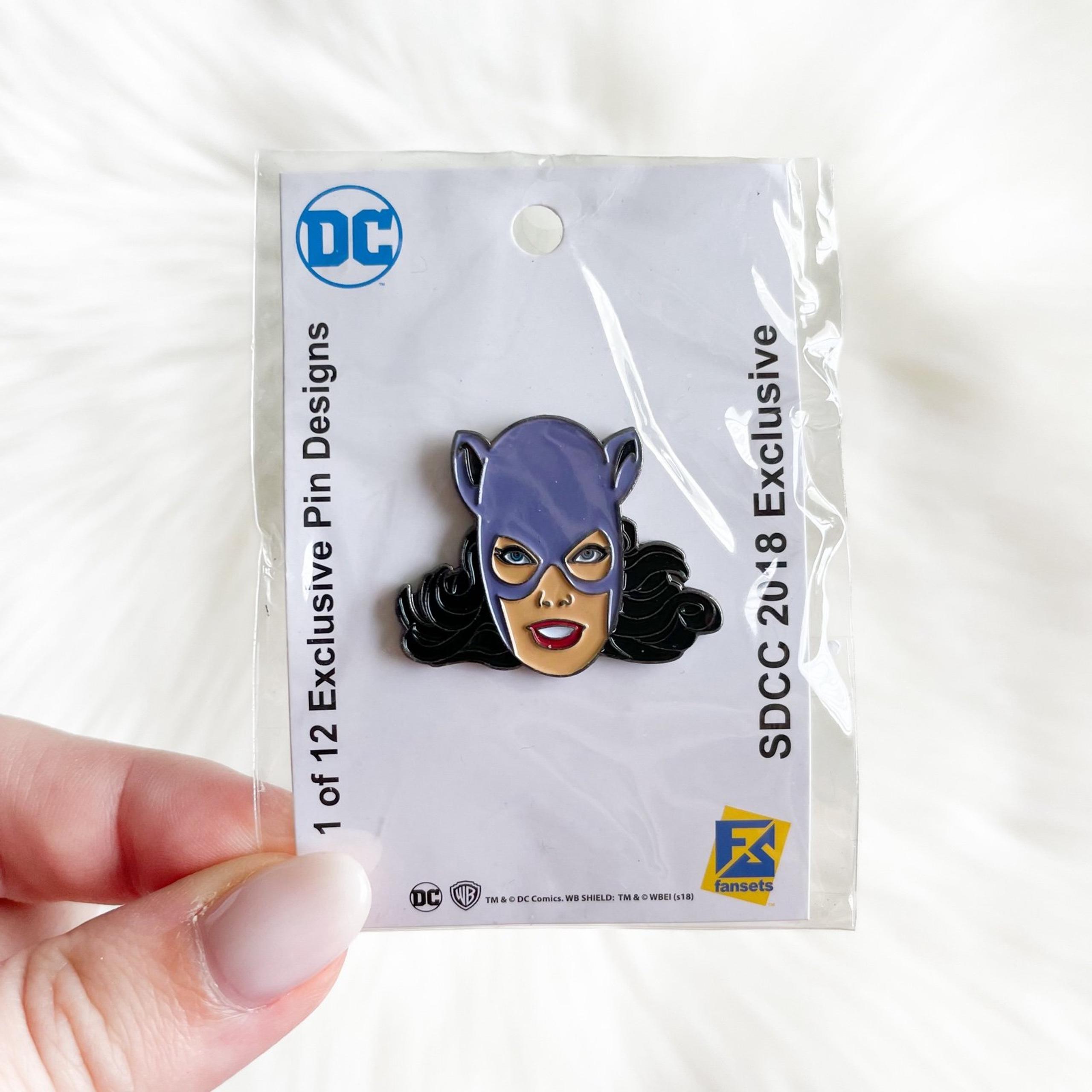 NEW Catwoman SDCC 2018 Exclusive DC Fansets Enamel Pin