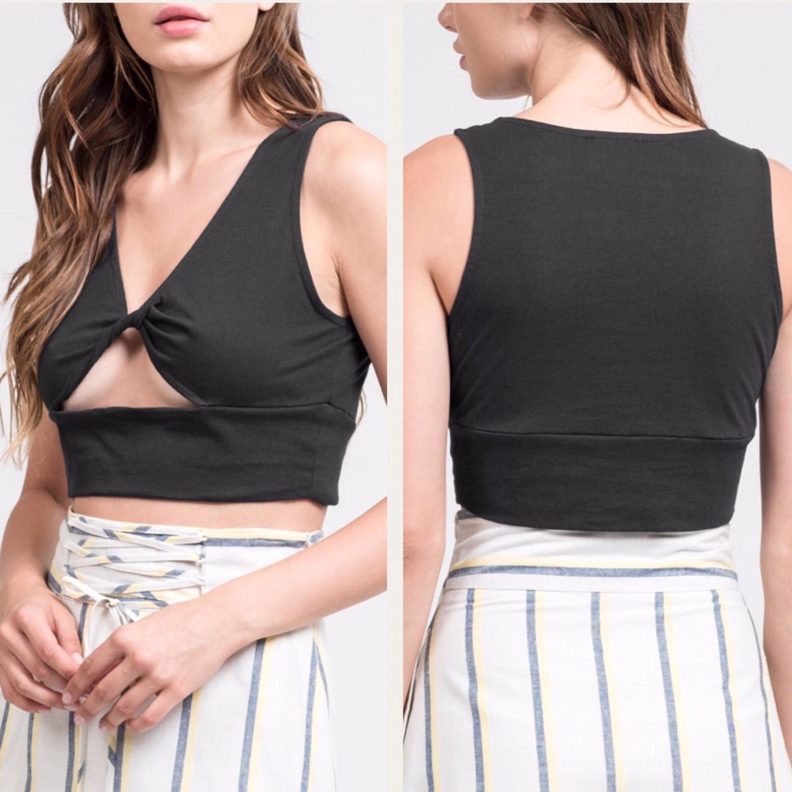 J.O.A. Black Twisted Front Crop Top S