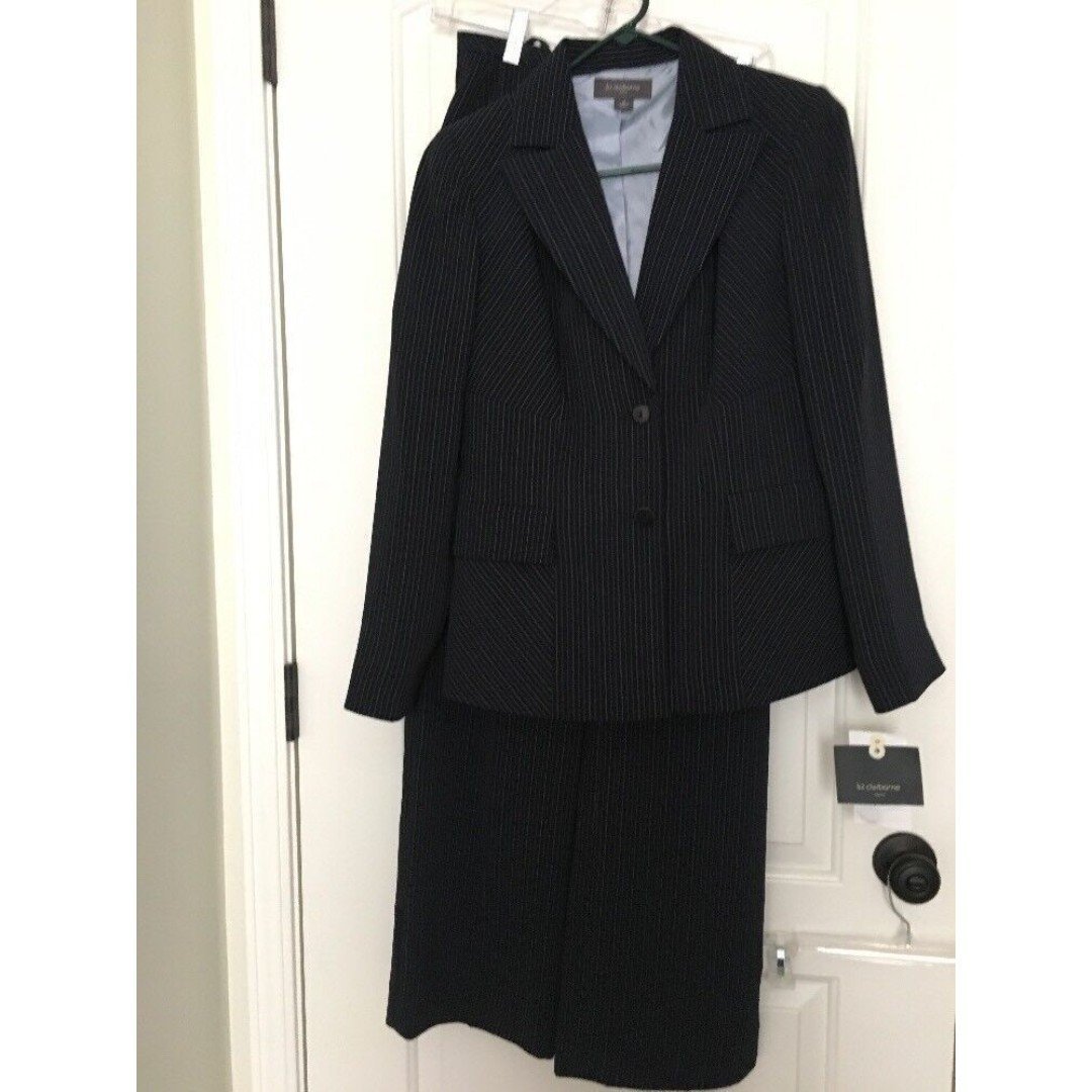 2pc Liz Claiborne Women's Blue Pinstriped Pant Suit Size 4 Jacket & Pants