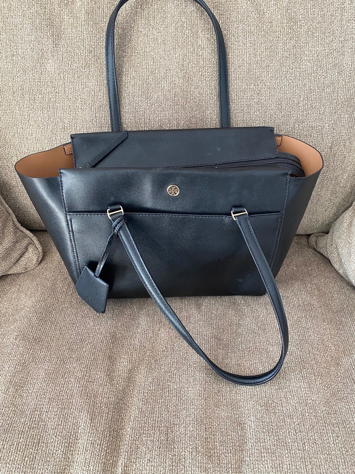 Tory Burch Chelsea Shoulder Bag in Black