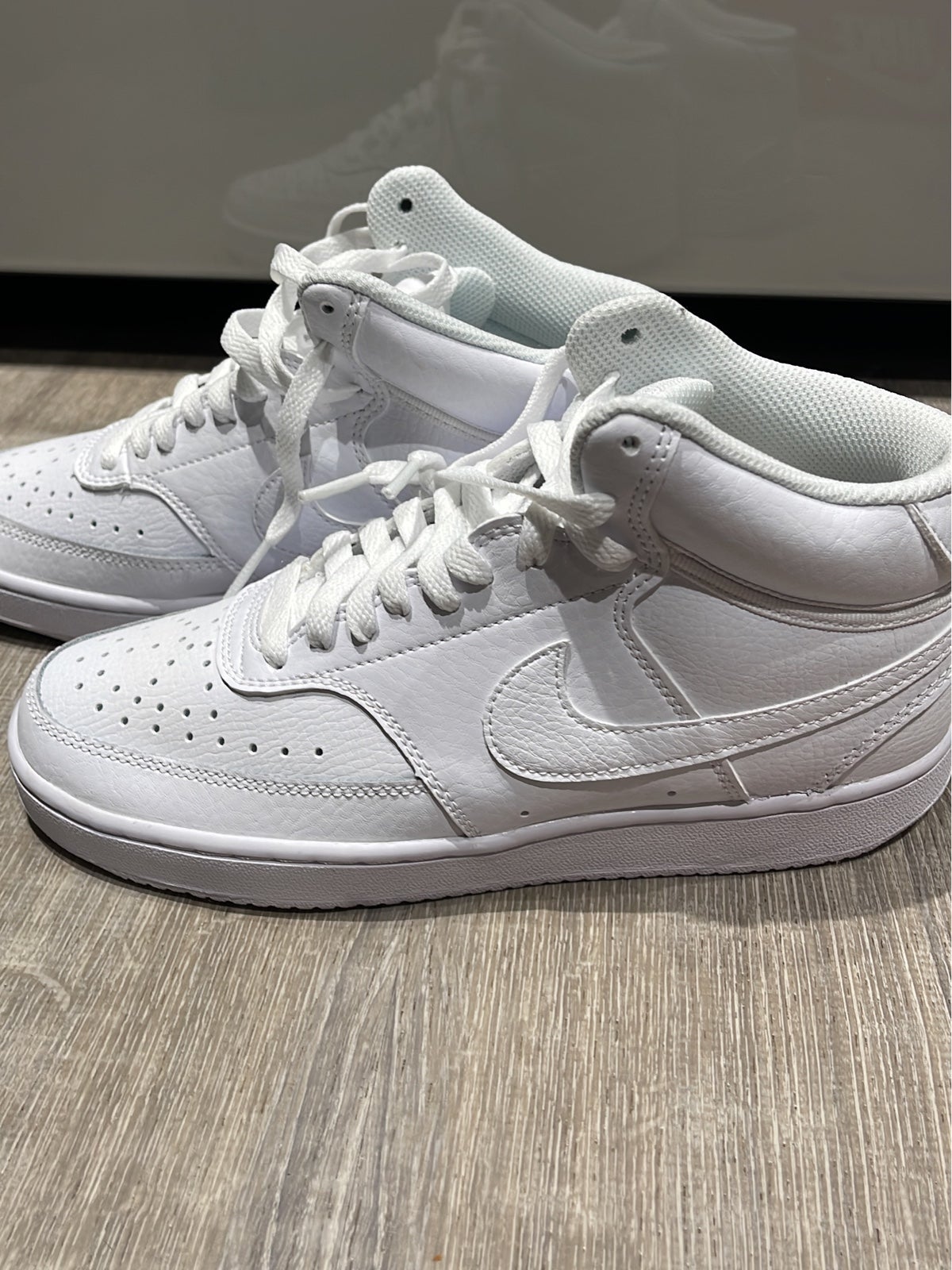 NIKE COURT VISION MID