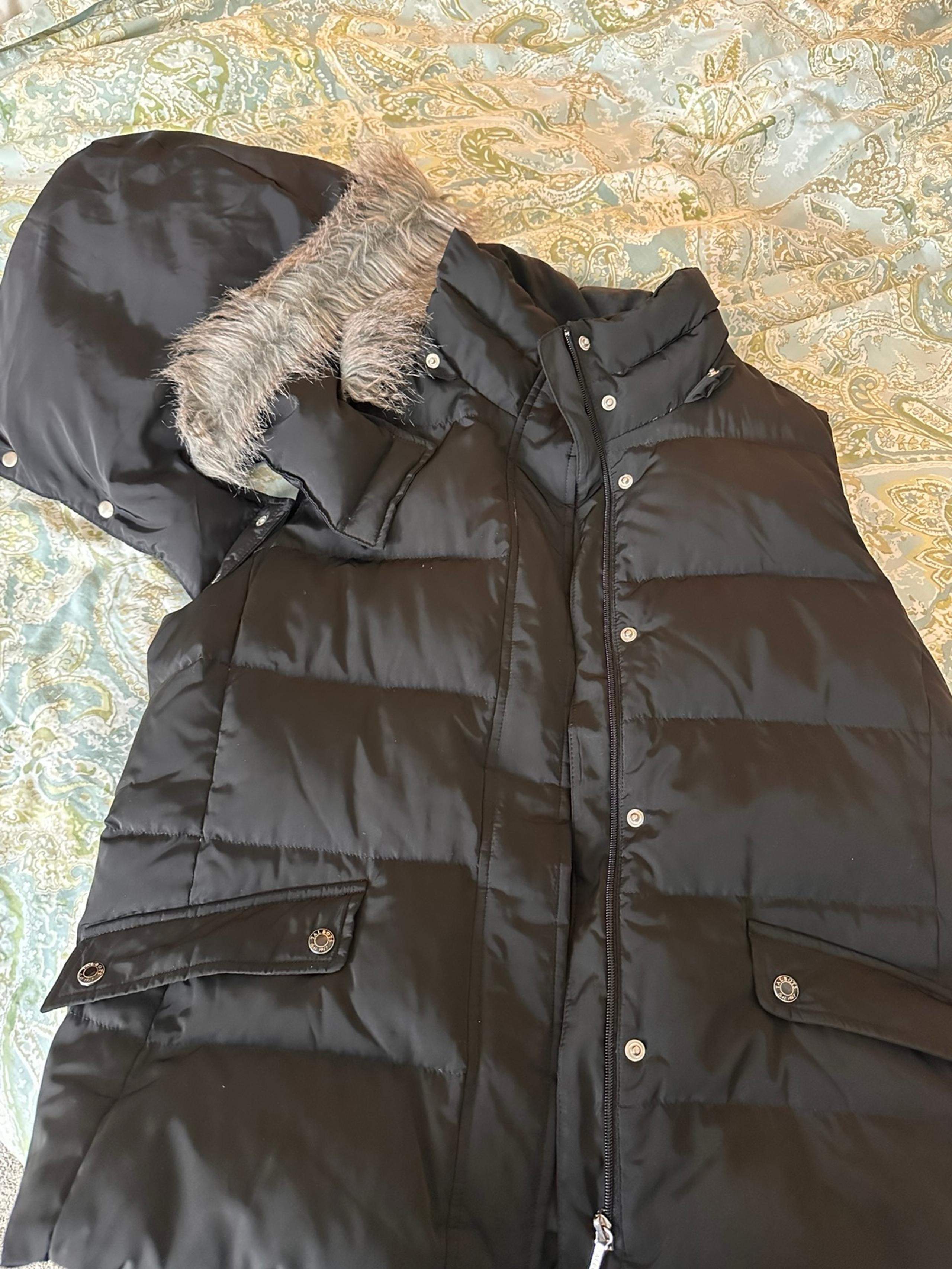 Talbots puffer vest with detachable hood