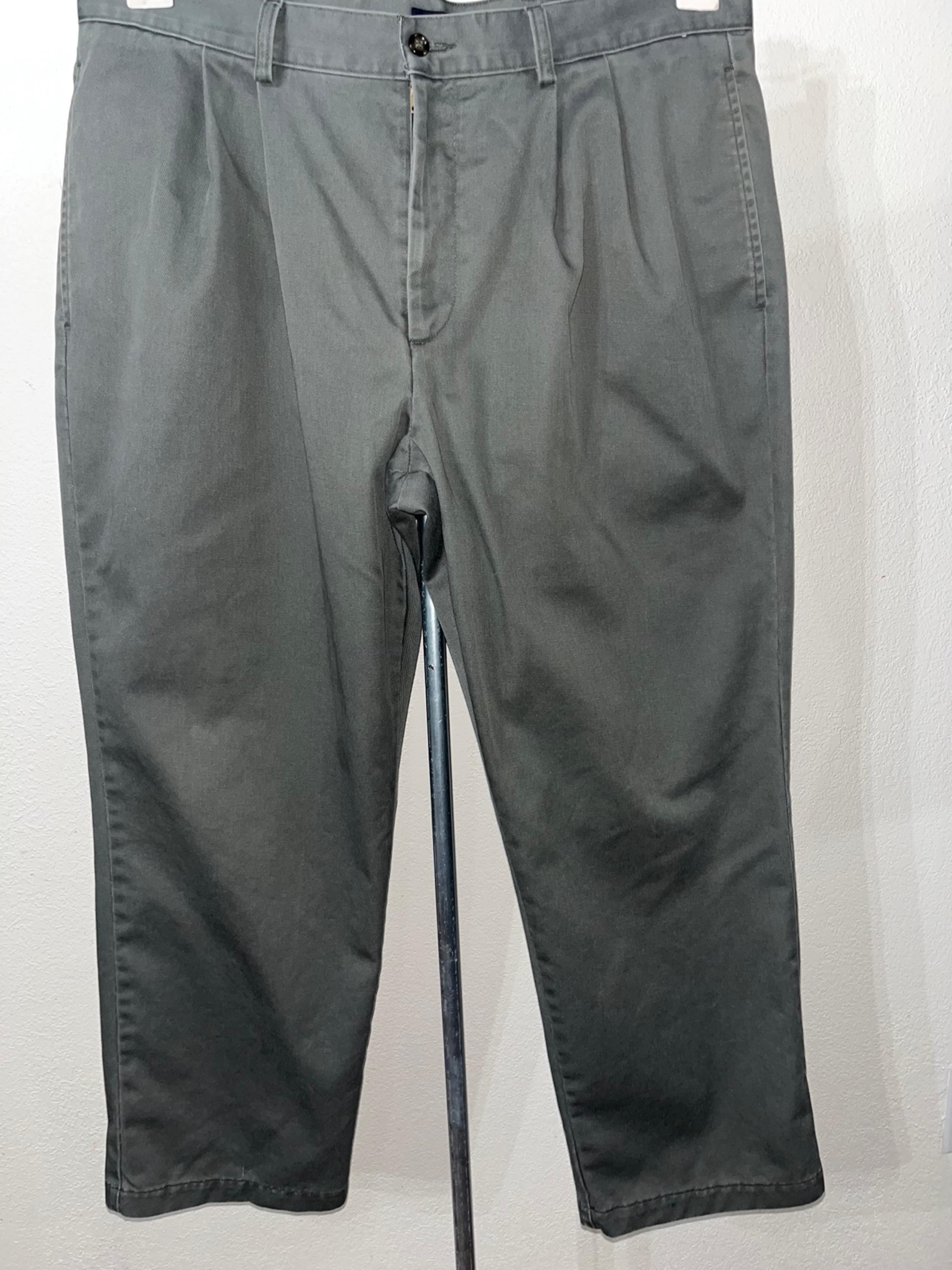 Doctors olive green, pleated khaki chinos pants, men 38×29 relaxed fit cotton