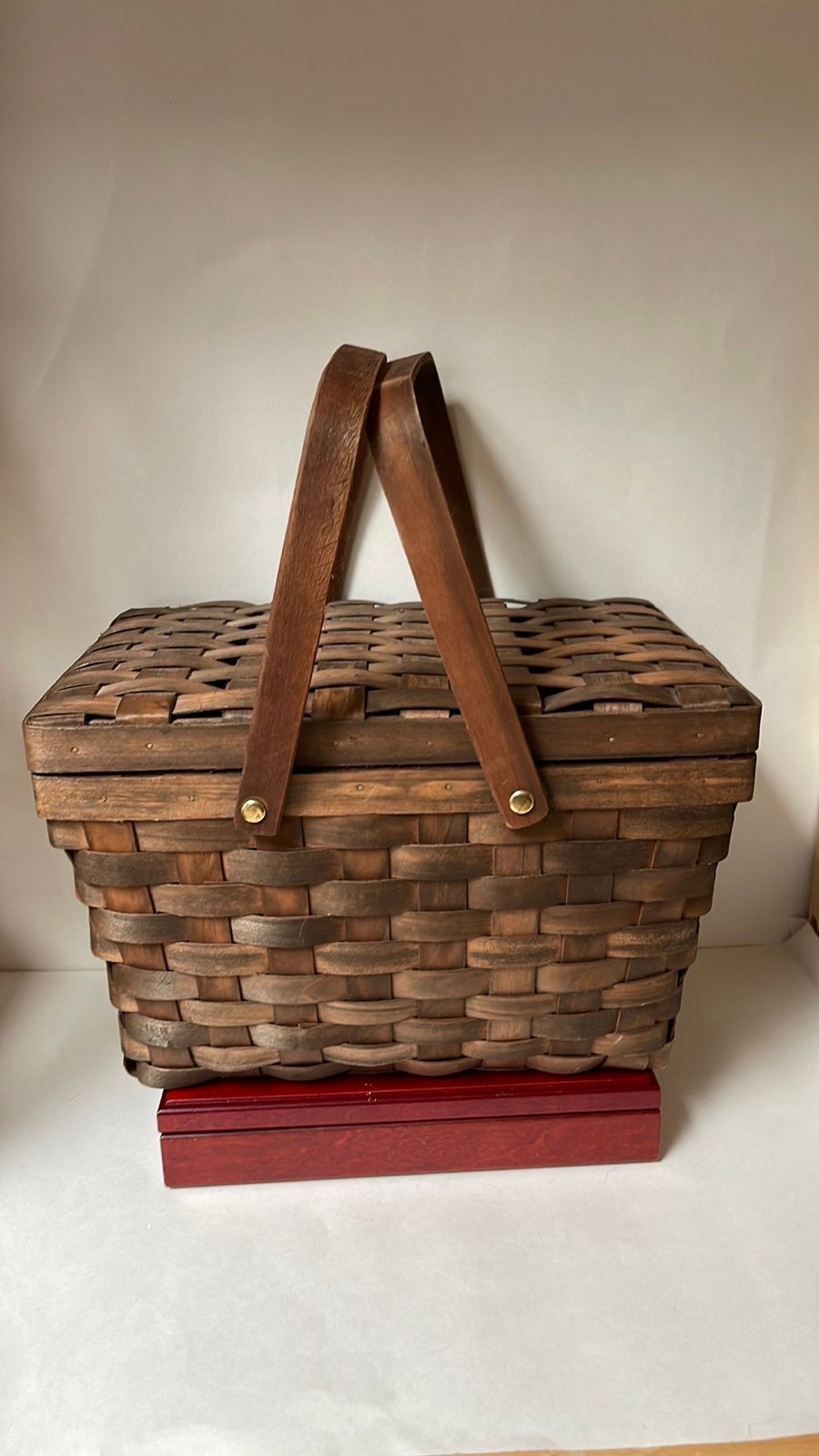 Vintage Wicker picnic basket with hinged lid