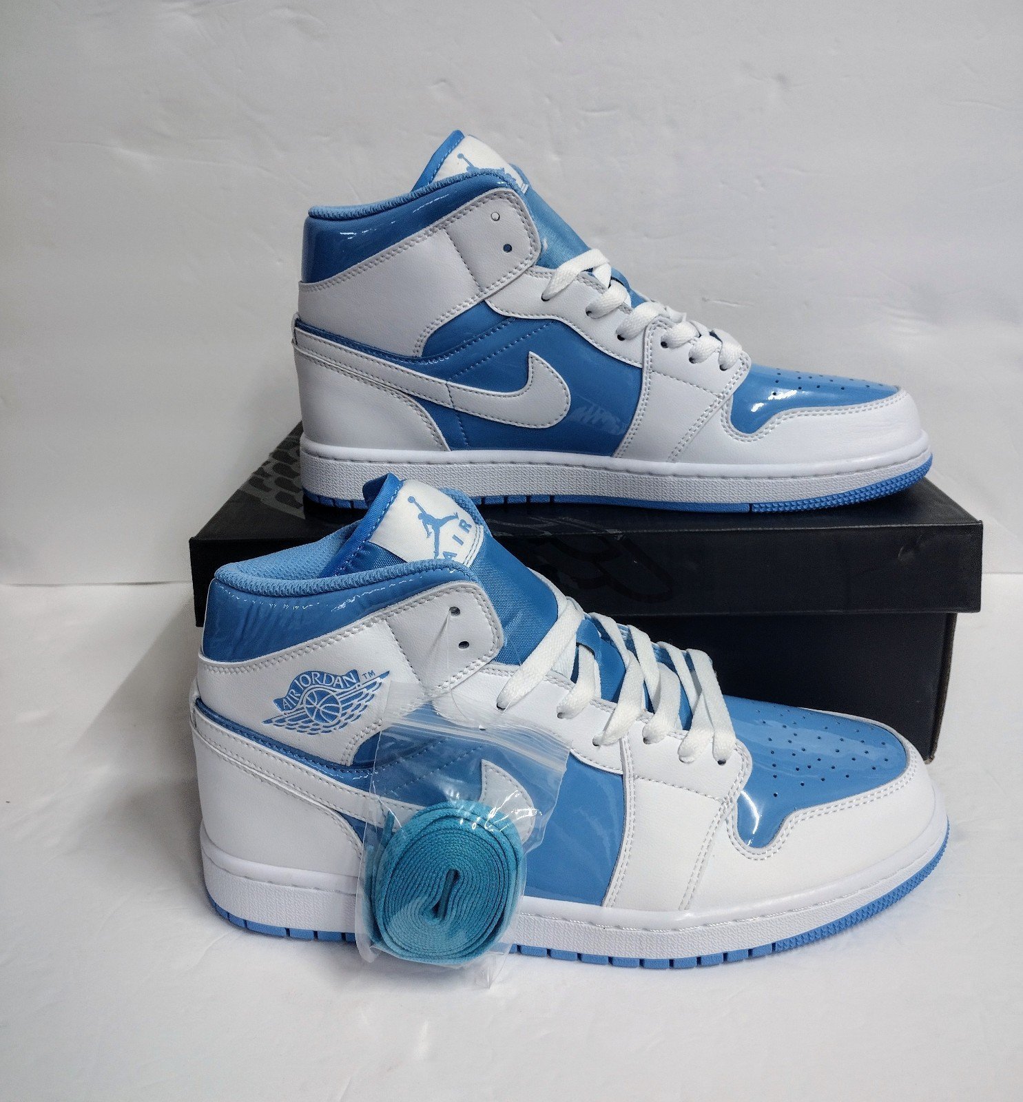 Nike GS Air Jordan 1 Mid SE White Legend Blue FZ3933-114 Size  10 Men's