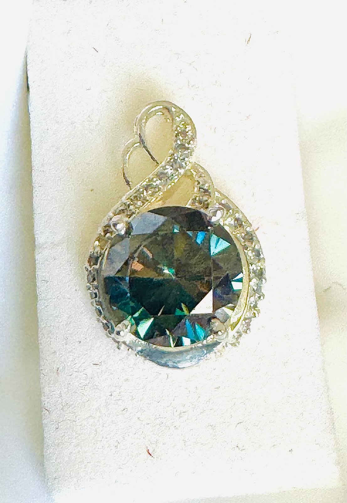 ❤️ MAGNIFICENT. 6.89 CT. RARE GREEN DIAMOND CERTIFIED PENDANT ⭐️