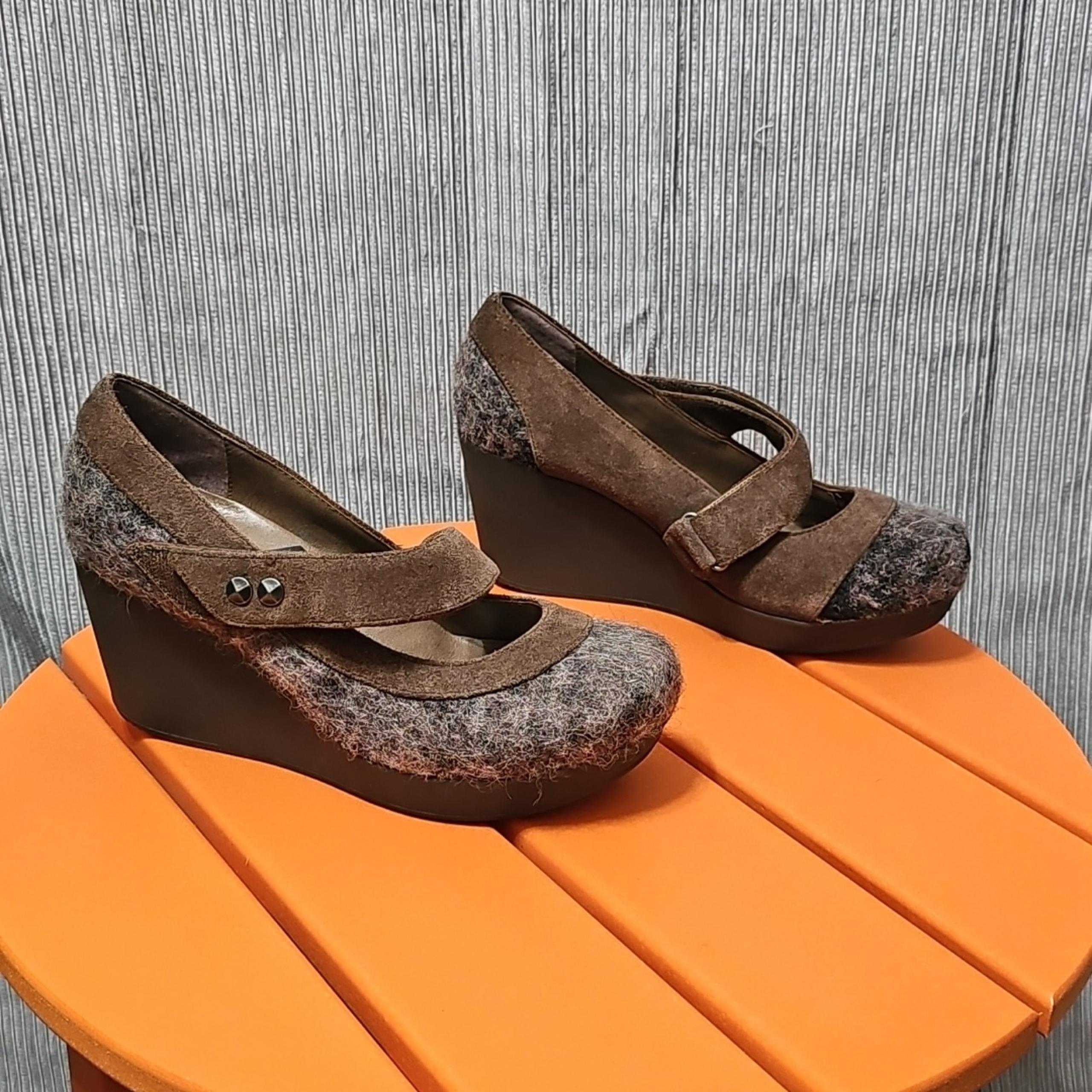 OTBT Wilder Wool Wedges Mary Janes Women's 7M Fair Pre-Owned Condition