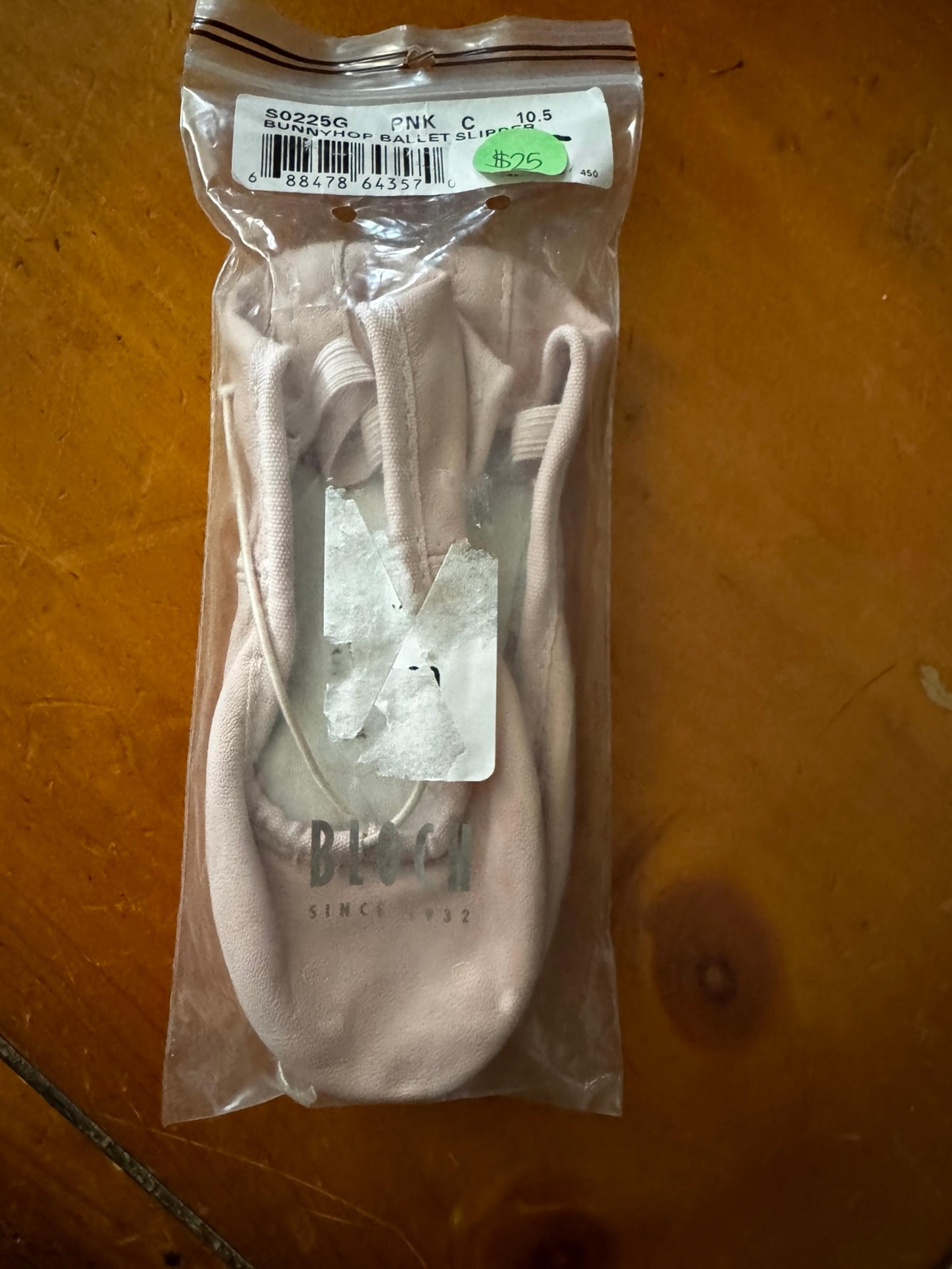 New girls size 10.5 C Bloch Bunnyhop ballet dance slippers shoes