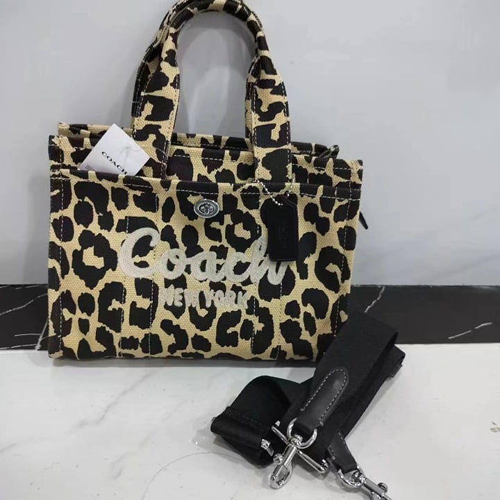 Small Leopard Cargo 26 Tote Bag