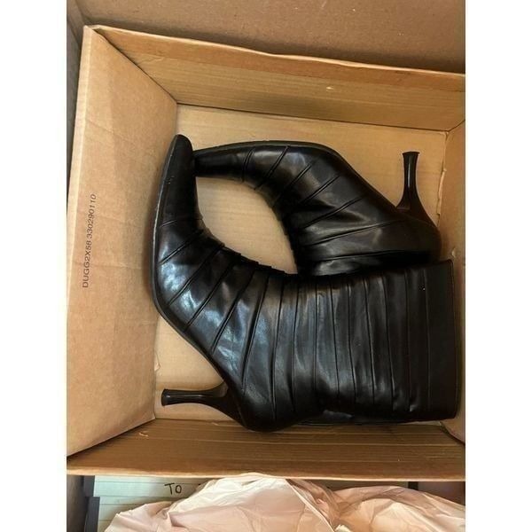 Reaction Kenneth Cole Leather Ruched Heeled Ankle Bootie Boots size 7