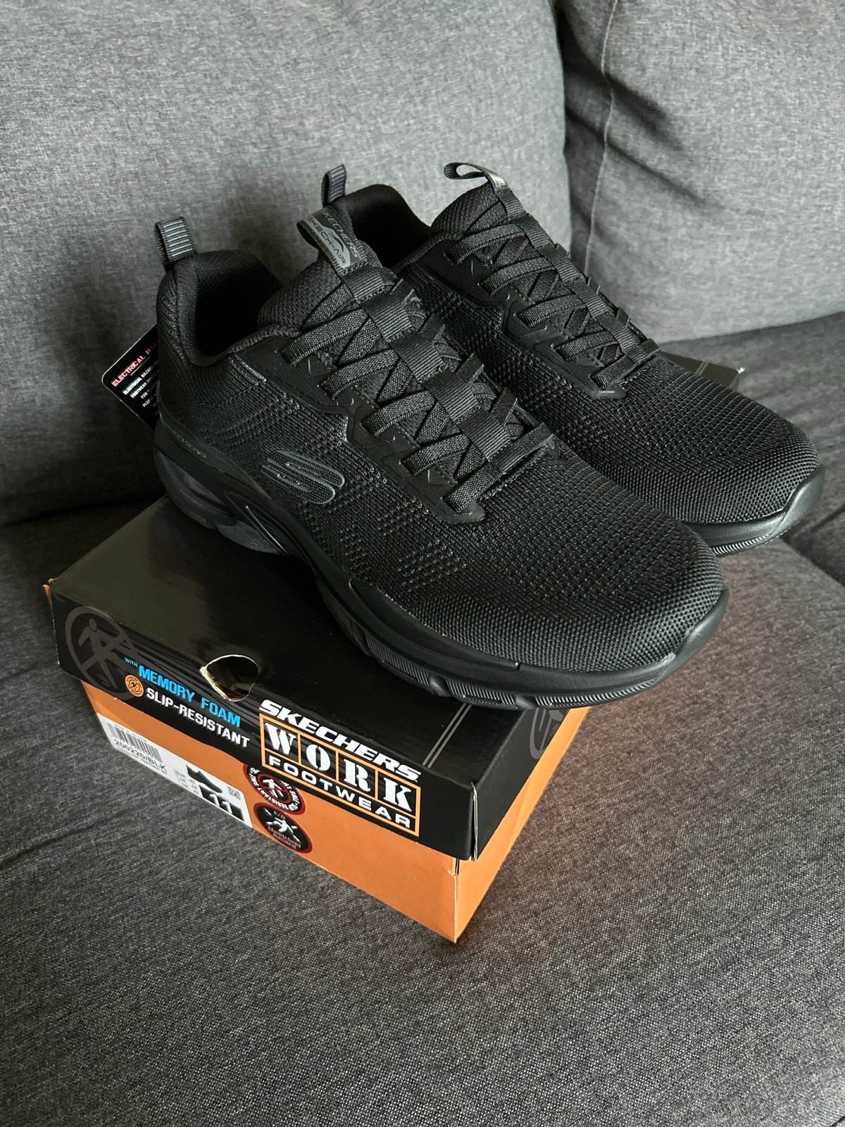 Skechers air Ventura slip resistant with memory foam