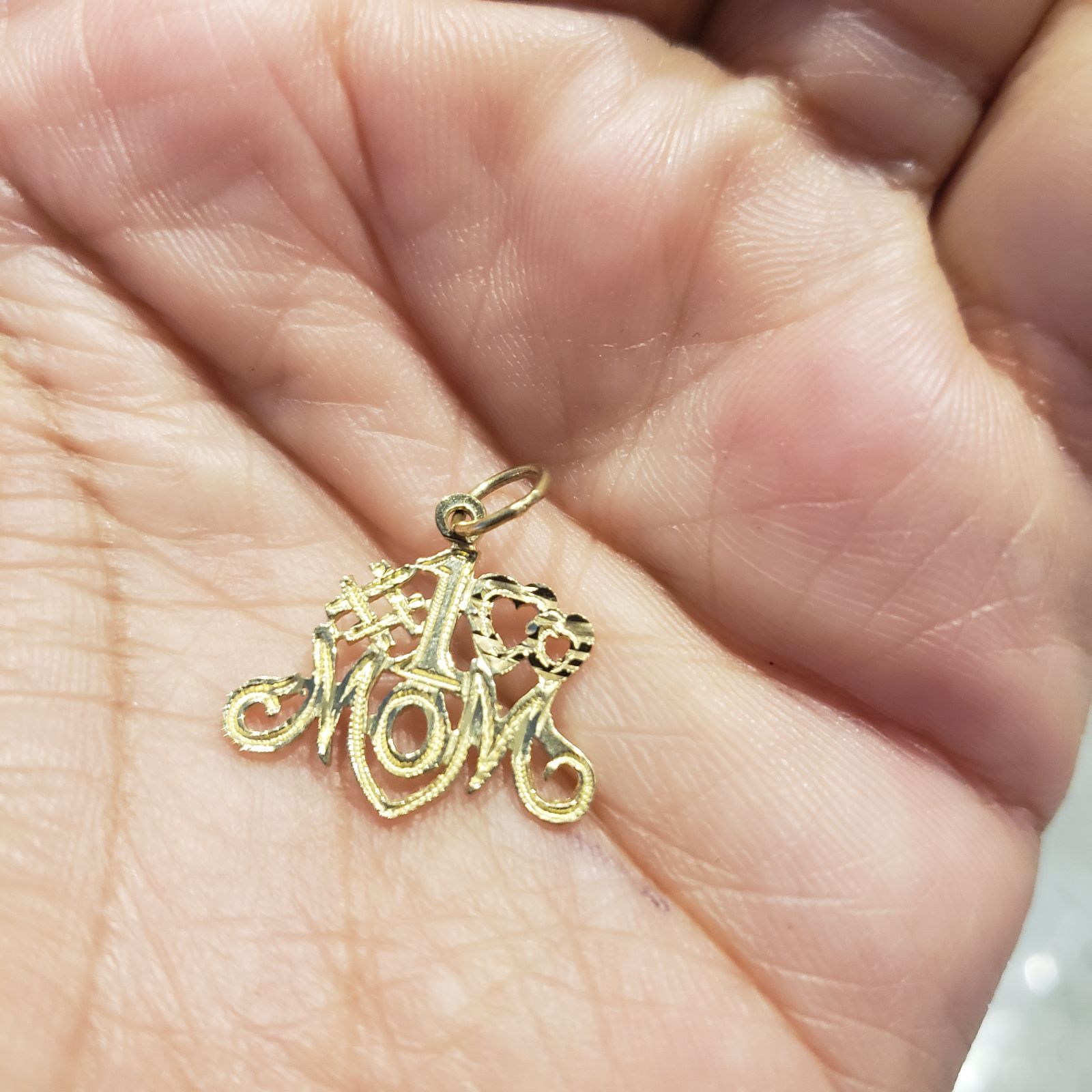 14k gold mom pendent