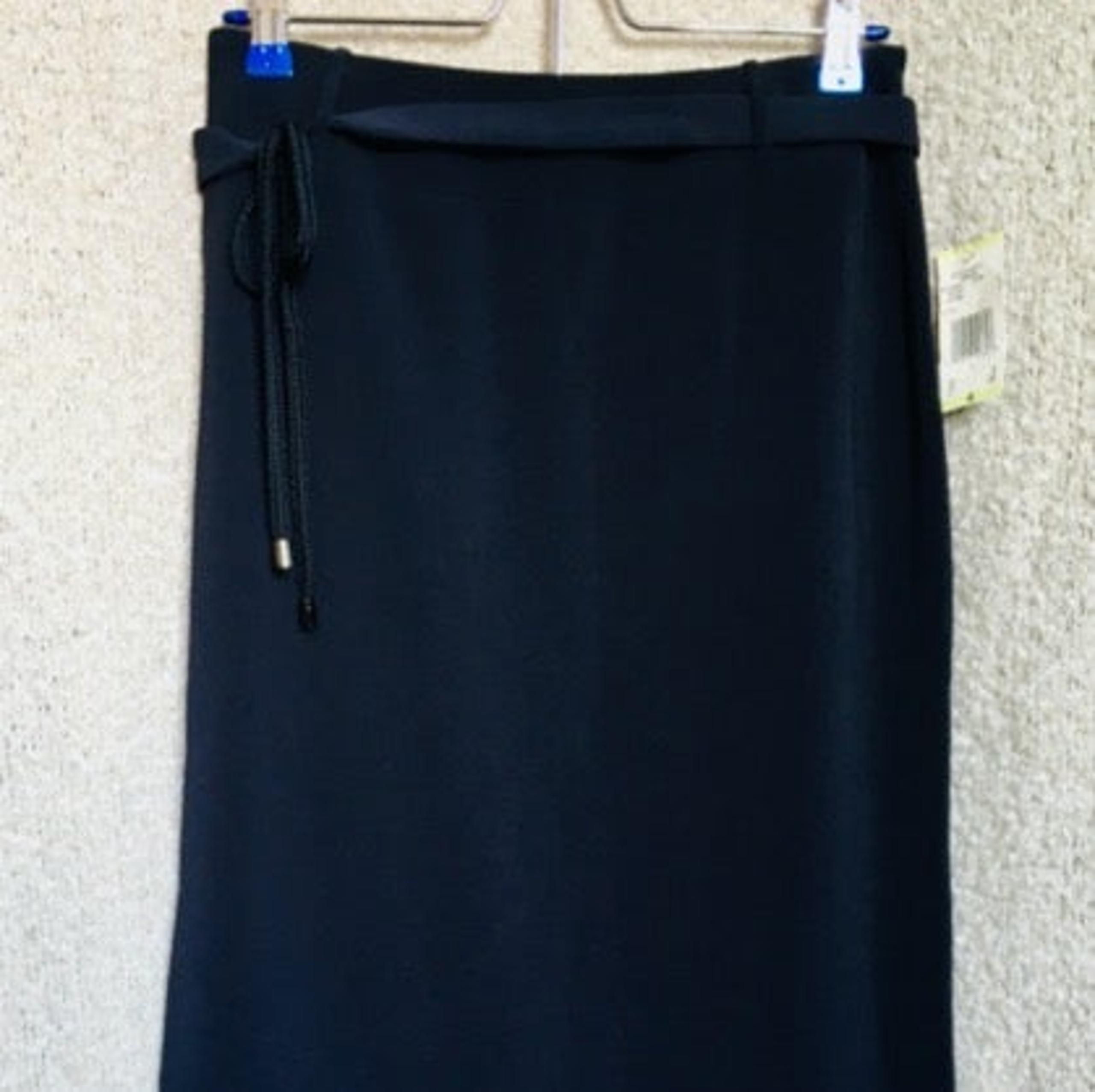 Ankle-length Maxi Skirt w/ Tie Belt
