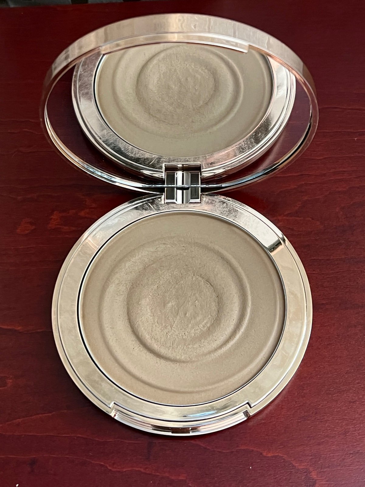 Charlotte Tilbury Beautiful Skin Sun-Kissed Glow Cream Bronzer