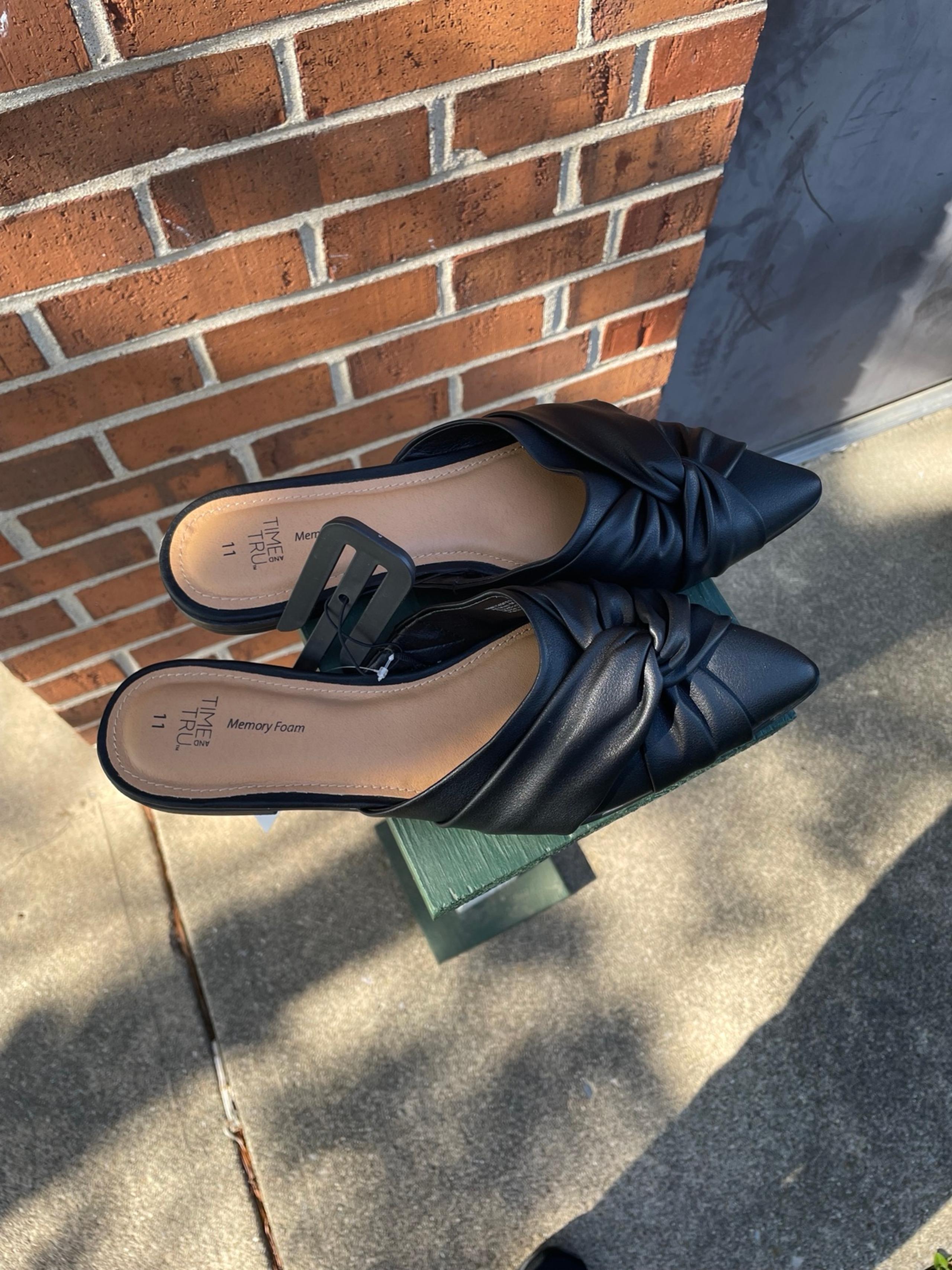 Time & Tru memory form slip on