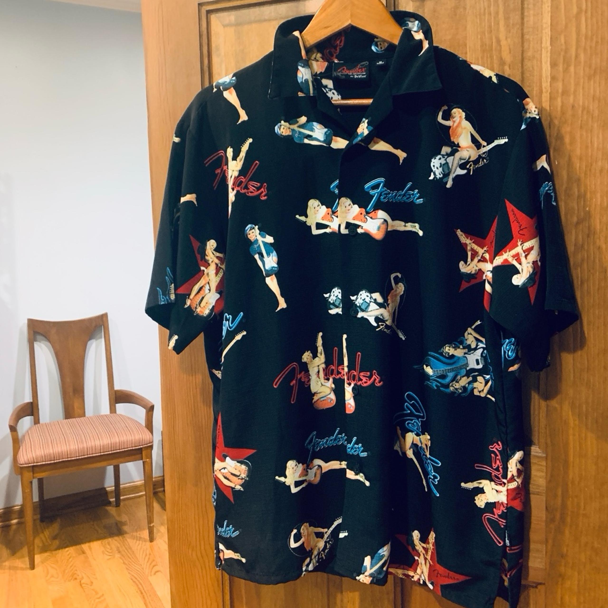 FENDER GUITAR PINUP Short Sleeve Button Down Shirt