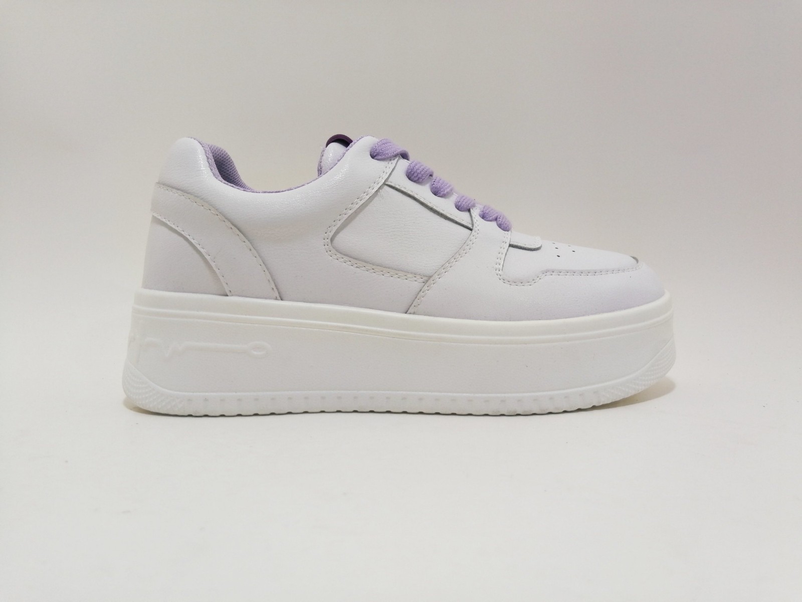 2022 New Sneakers Soft Women Breathable Lightweight Shoes Casual Shoes Ladies La