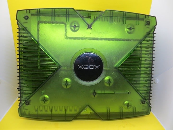 XBOX FIRST GENERATION LIMITED HALO EDITION EXTRIMLY RARE WITH CONTROLLER WORKS