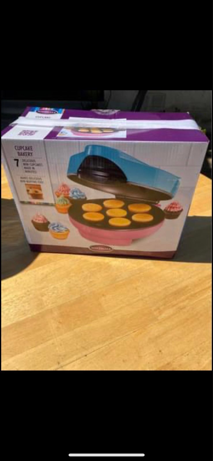 Nostalgia cupcake maker