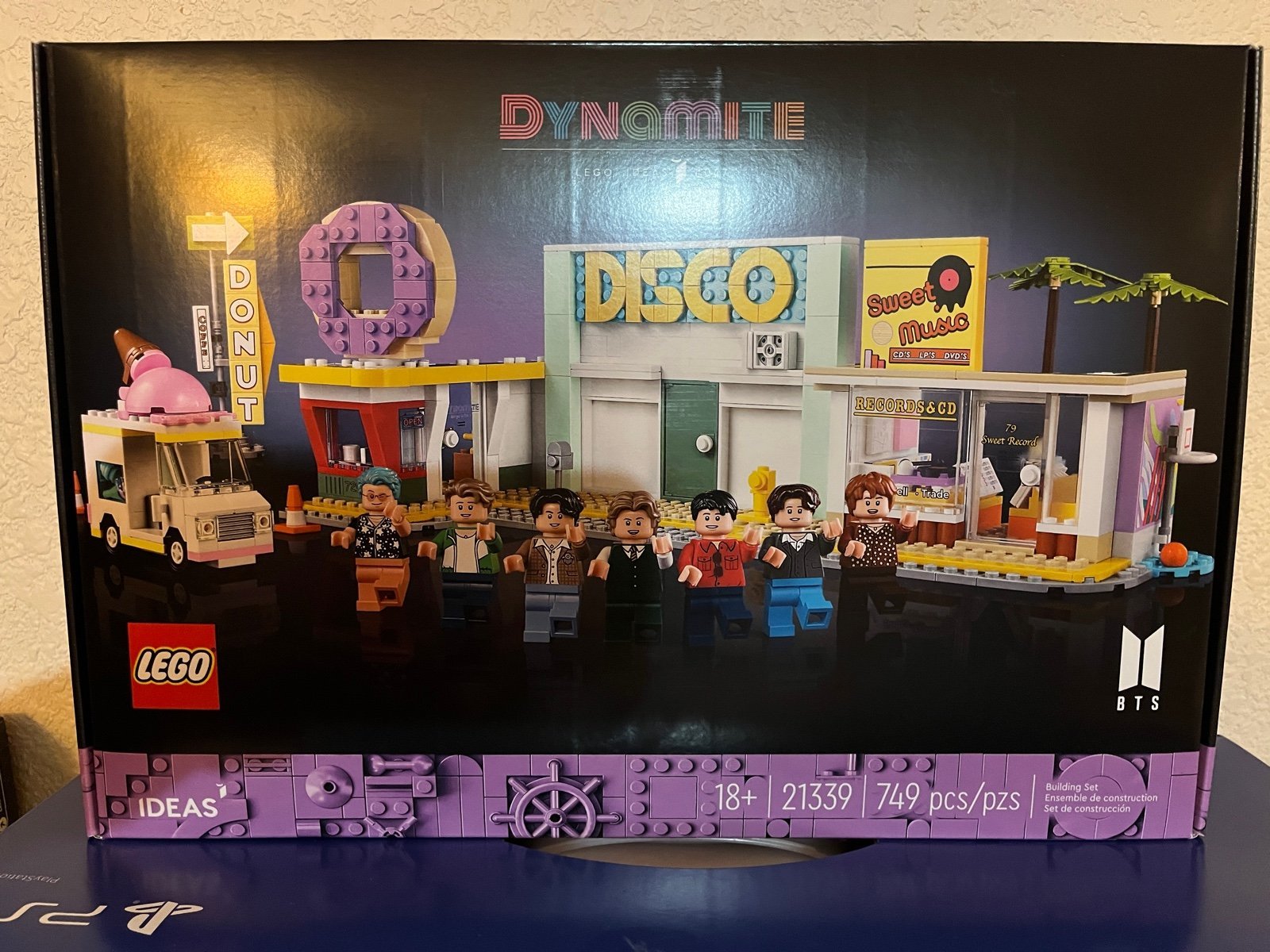 BRAND NEW Lego BTS Dynamite Limited Edition