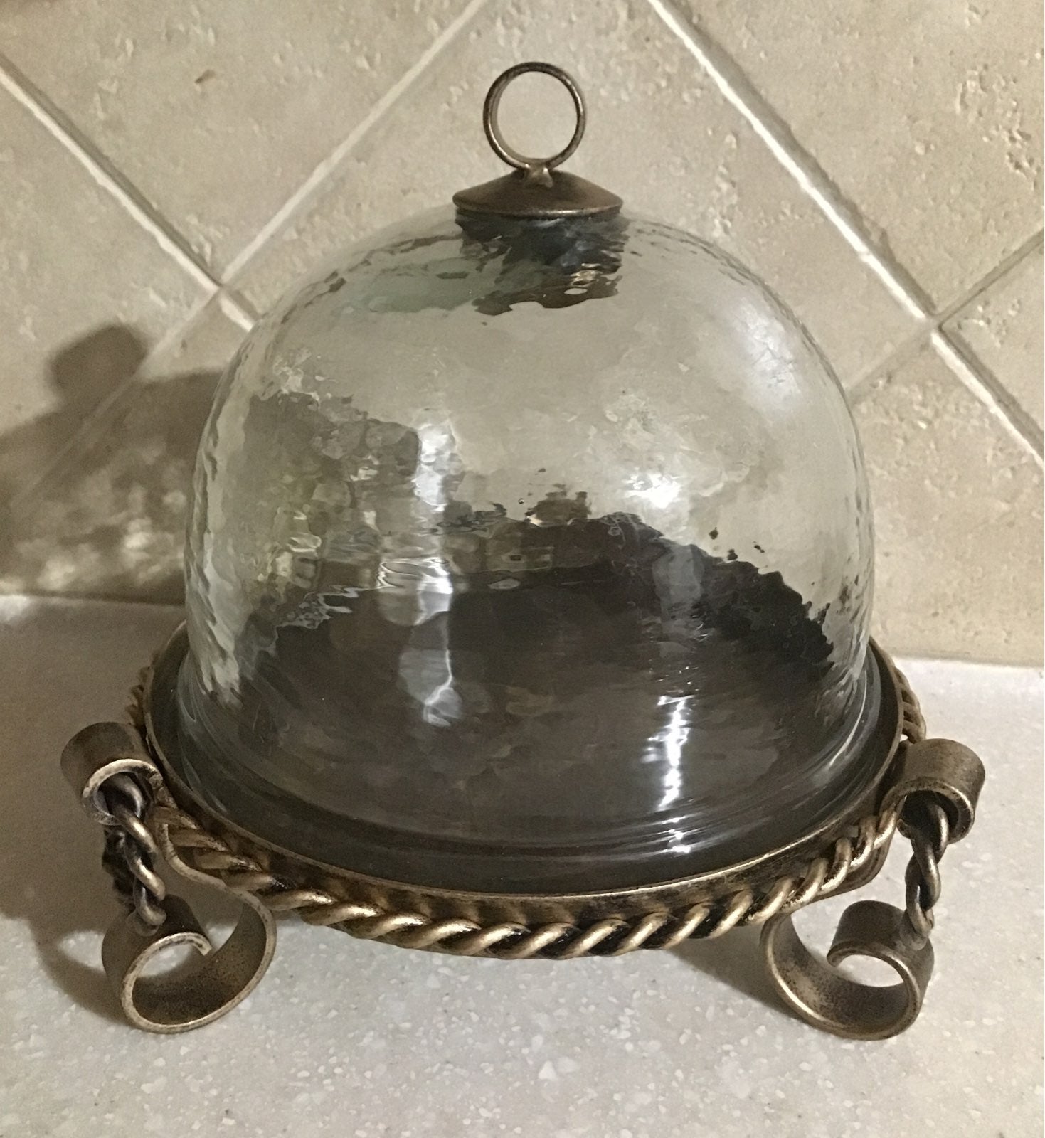 FOOD CLOCHE
