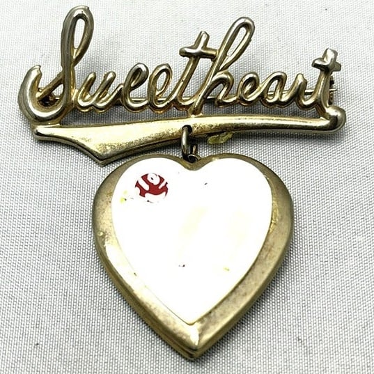 Vintage Sweetheart Locket Brooch Pin