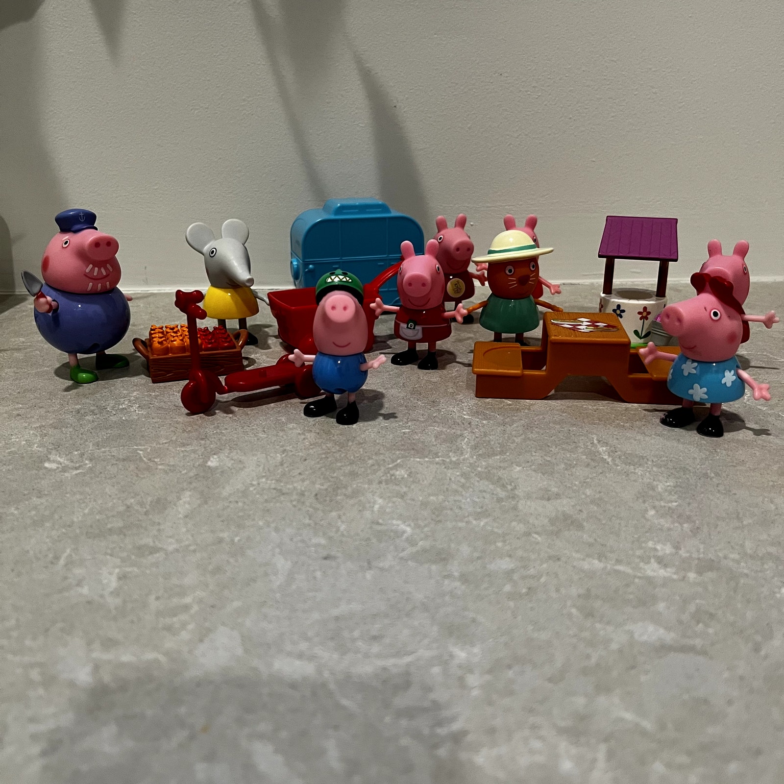 Peppa Pig Playsets Picnic Time Wishing Well Gardening
