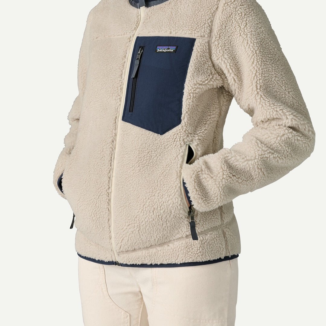 Patagonia - W's Classic Sherpa Retro-X Jkt - Natural w/New Navy Women's Medium