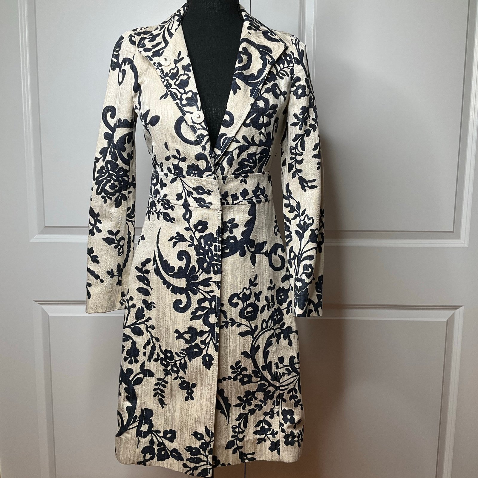 Luxury Designer Women’s Valentino Roma Printed Trench Coat SZ S Made In Italy