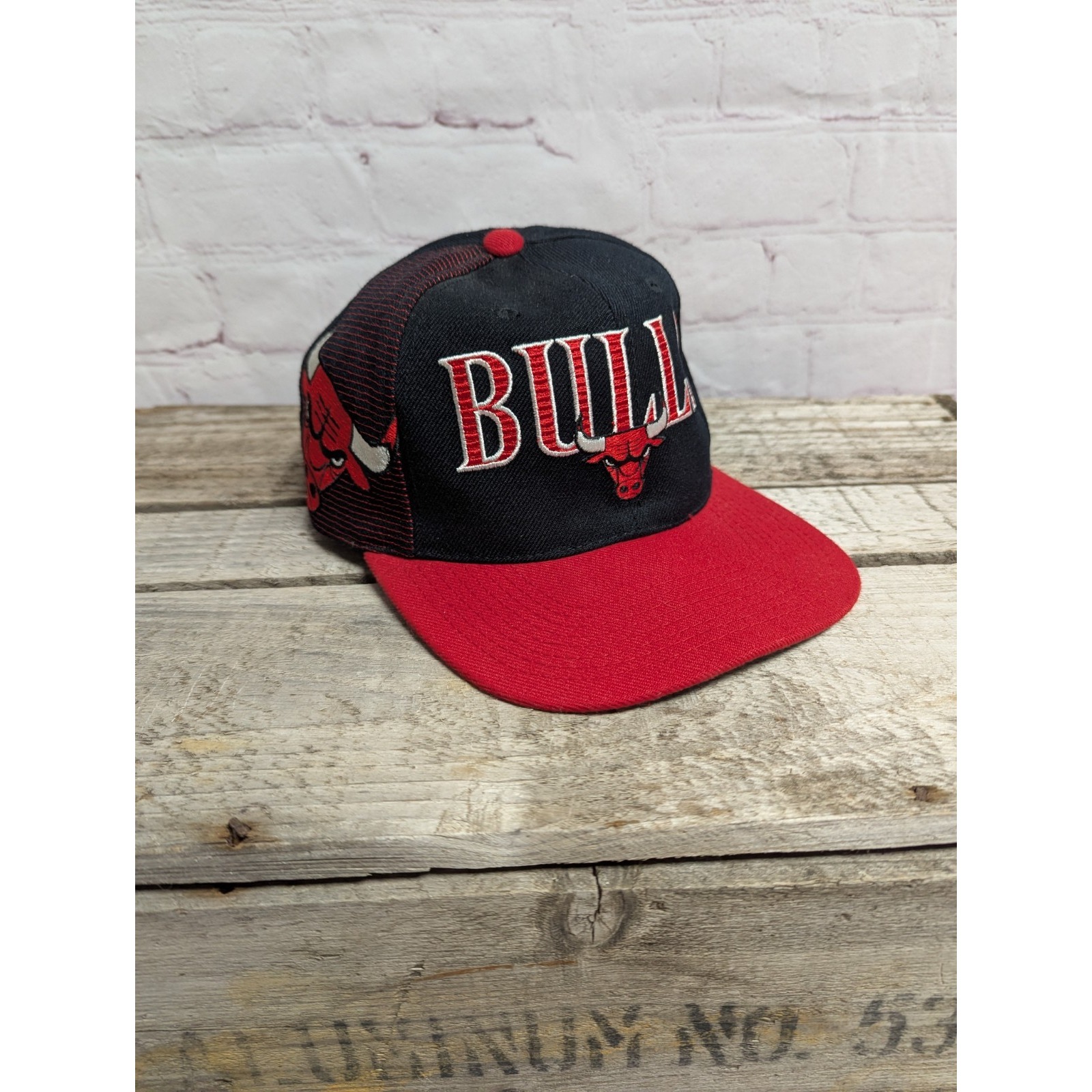 VTG 90's Sports Specialties LASER Shadow Script Chicago Bulls Snapback Hat EUC