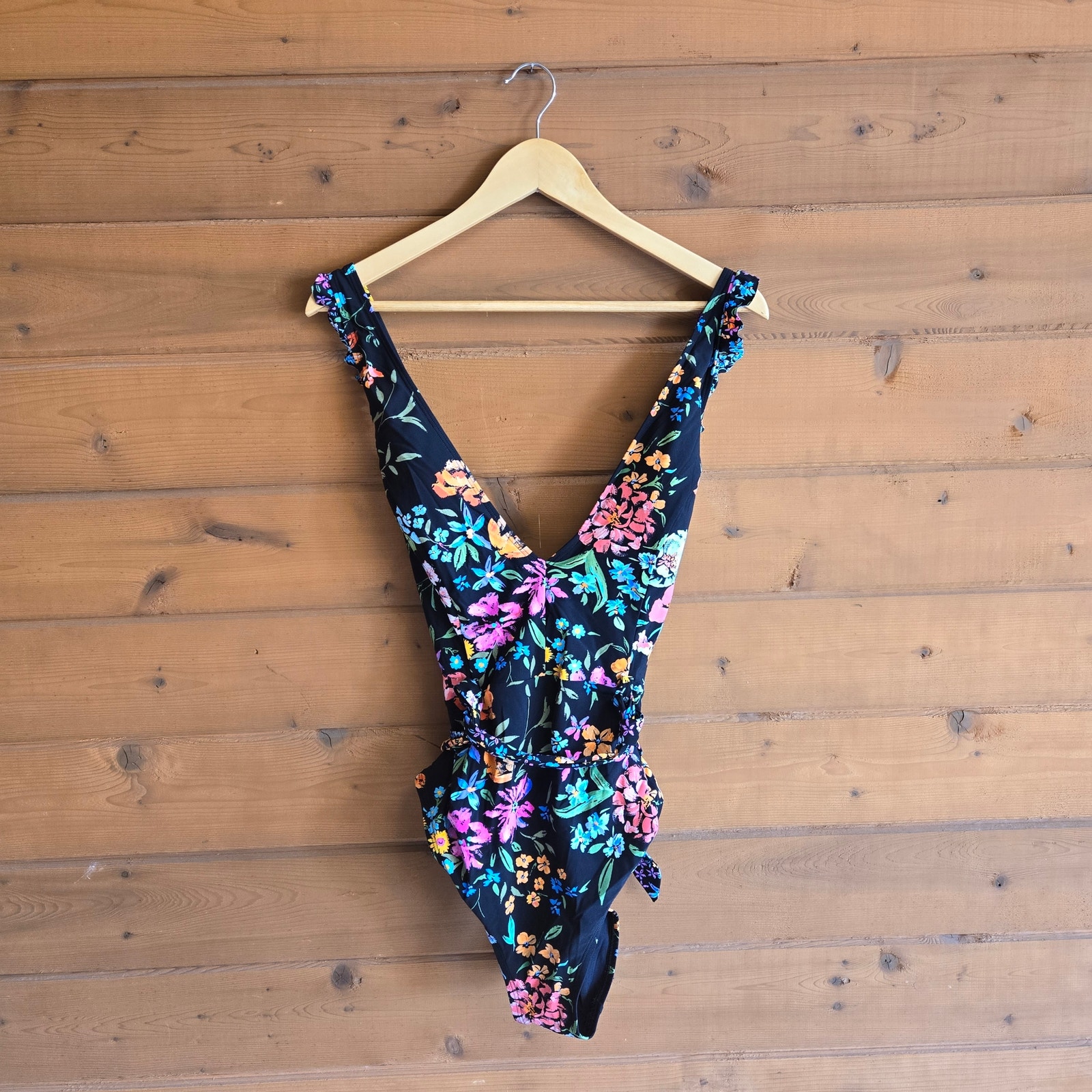 Skinny Dippers Baby Kiss Cinch Ruffle One Piece Swimsuit XL Black Floral Tie