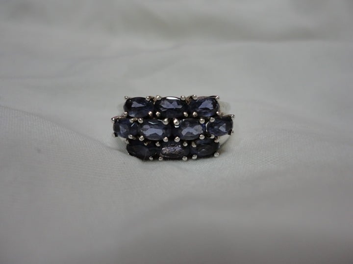 Sterling Silver 925 Ring with 10-oval cut 'Tanzanite' stones htf