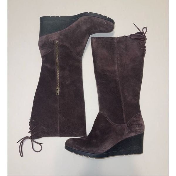 Ugg brown/burgundy wedge tall boot women's 9 lace up back Never worn