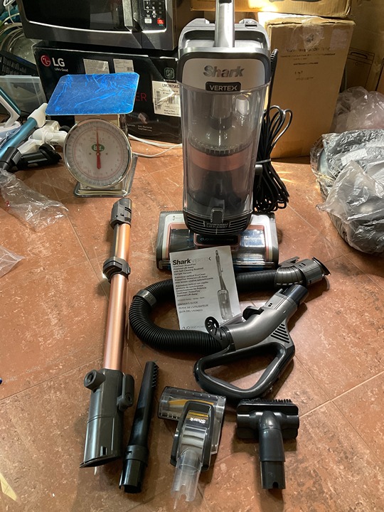 Shark AZ2002 Vertex Powered Lift-Away Upright Vacuum with DuoClean PowerFins