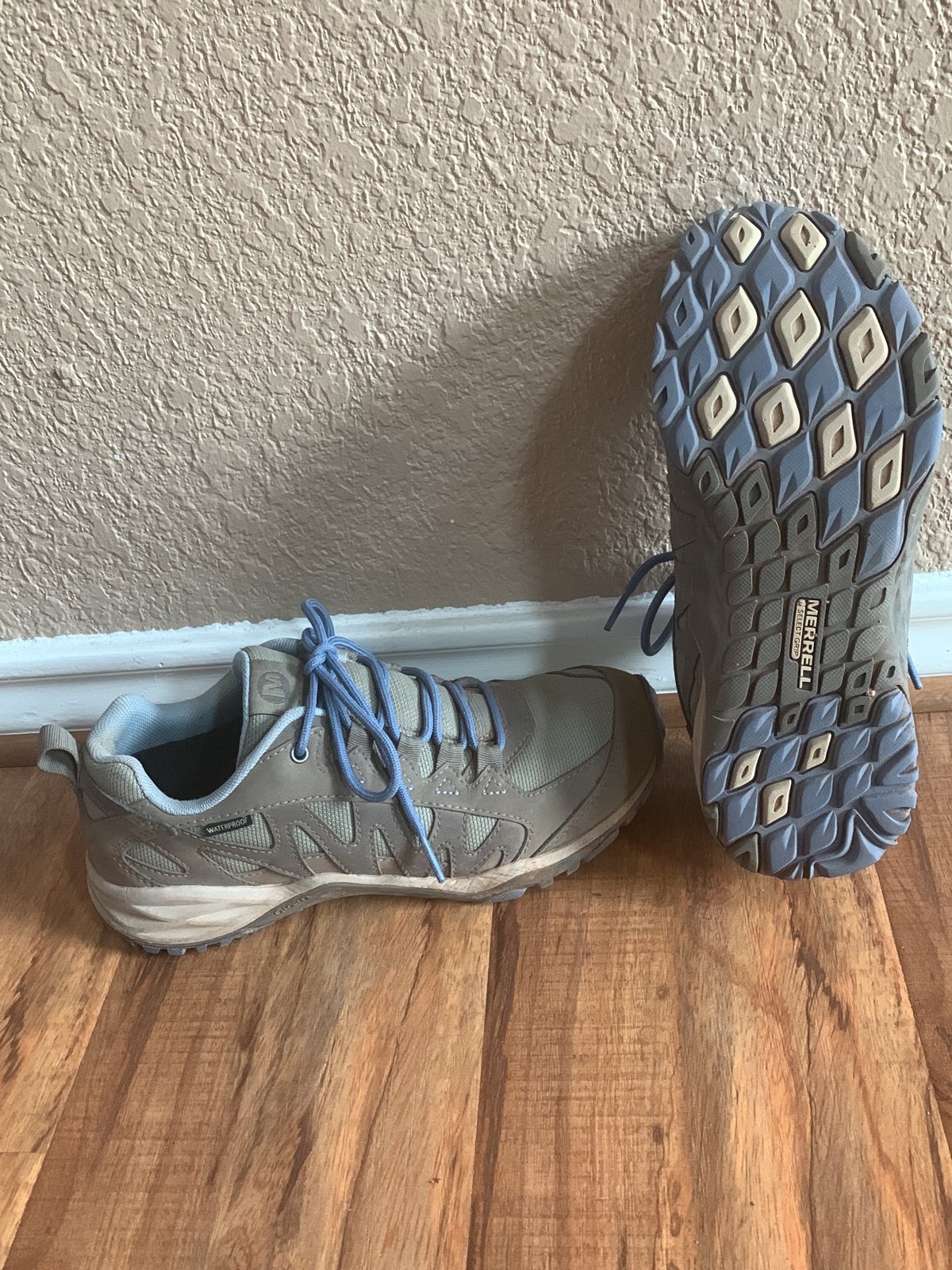 merrell hiking shoes