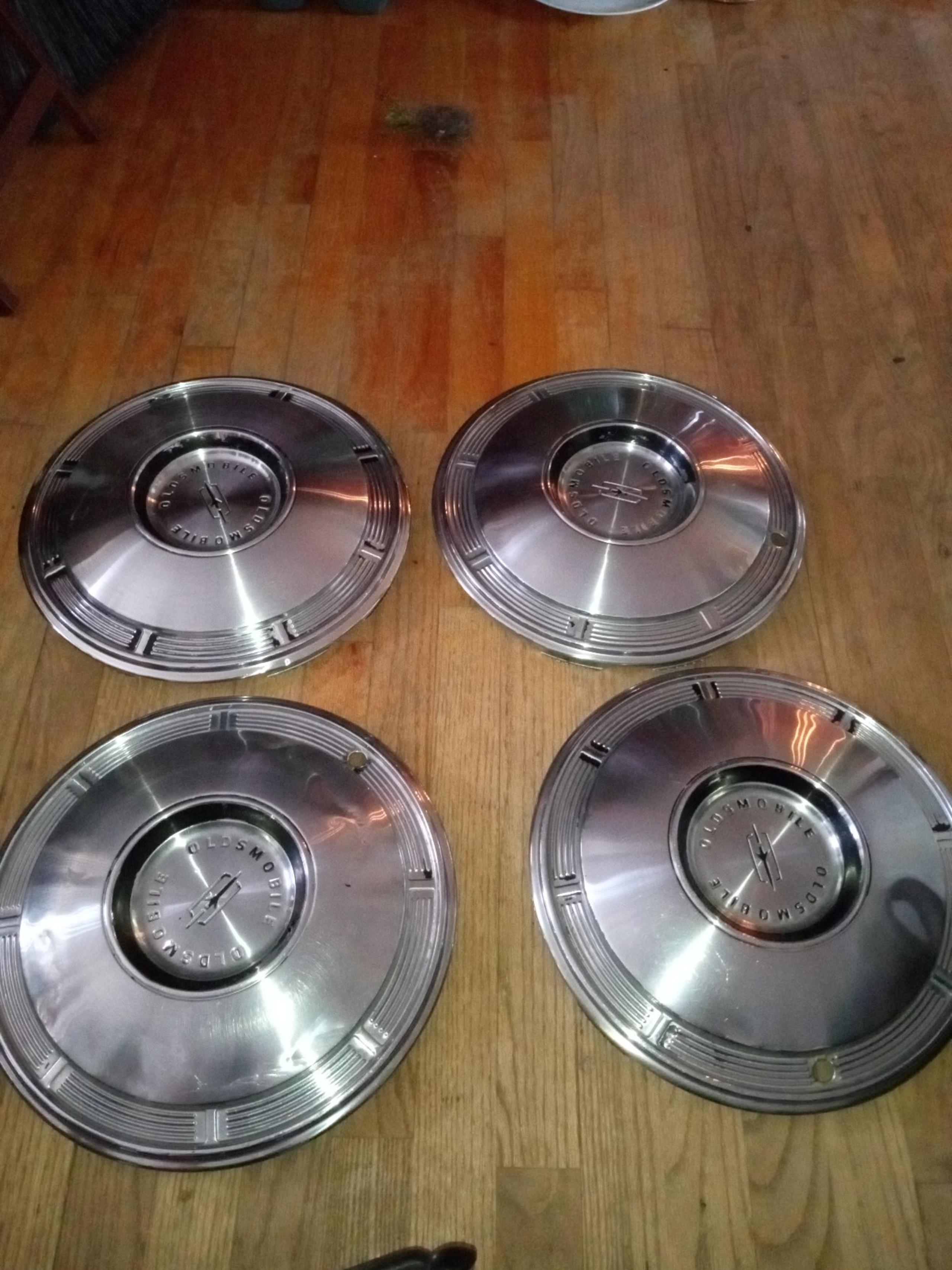 14" Oldsmobile Delta 88 hubcap set