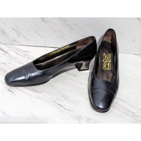 Salvatore Ferragamo Women's Gun Metal Blue Leather 1.5 Silver Heeled Pump 7AA