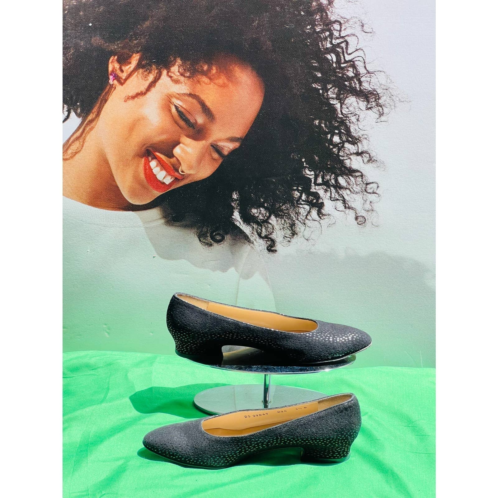 Salvatore Ferragamo vintage women loafer pumps size 7 1/2 black